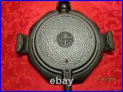 Rare Griswold Hammered Finish Cast Iron Waffle Iron