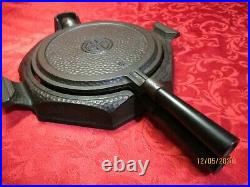 Rare Griswold Hammered Finish Cast Iron Waffle Iron