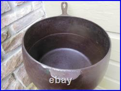 Rare Large #8 Early Lodge Cast Iron Bulge Stew Pot Cracked