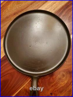 SIDNEY Arc Logo Cast Iron Round Griddle #8, Circa 1897-1903, Fully Seasoned