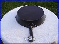 Sidney Script #8 With Erie Ghostmark Cast Iron Skillet 1888-1897