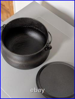 SMITH AND CLARK 4QT Cast Iron Black Lid Cauldron NWT