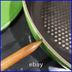 STAUB #24 Apple Green ENAMEL CAST IRON FRENCH DUTCH OVEN pot 9 1/2 2.5 QUART