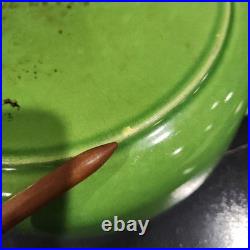 STAUB #24 Apple Green ENAMEL CAST IRON FRENCH DUTCH OVEN pot 9 1/2 2.5 QUART