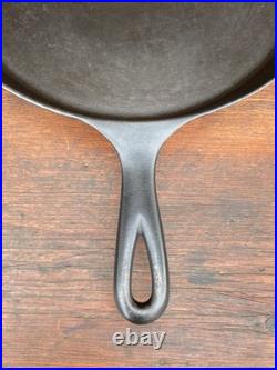 Sidney Hollow Ware #11 Cast Iron Skillet