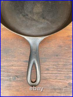 Sidney Hollow Ware #8 Cast Iron Skillet