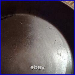 Sidney Hollow Ware Co. Cast Iron #8 Skillet, Block Logo, Circa 1888-1897