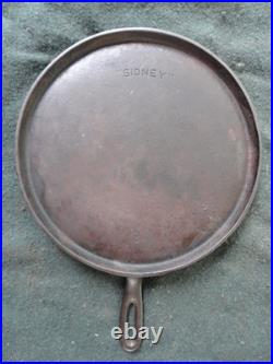 Sidney Vintage Cast Iron #9a Round Griddle Frying Pan Nice Condition Fast Ship