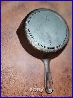 Single Notch Lodge Hammered #5 Cast Iron Skillet With Molder's Mark. Restored