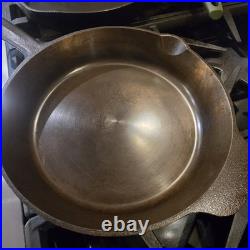 Skillet, Fredricksburg Cast Iron Company #10 Sits Flat Very Smooth