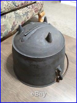 Small Vintage #6 Gatemarked Cast Iron Bean Pot Peyote Drum