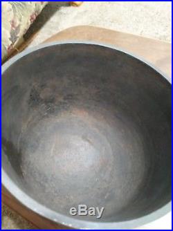 Small Vintage #6 Gatemarked Cast Iron Bean Pot Peyote Drum
