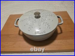 Staub Cast Iron 3.75 qt, Essential, French Oven, Snowflake Staub Cast Iron 3.75 qt, Essential, French Oven, Snowflake