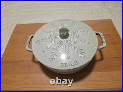 Staub Cast Iron 3.75 qt, Essential, French Oven, Snowflake Staub Cast Iron 3.75 qt, Essential, French Oven, Snowflake