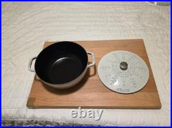 Staub Cast Iron 3.75 qt, Essential, French Oven, Snowflake