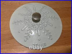 Staub Cast Iron 3.75 qt, Essential, French Oven, Snowflake