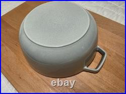Staub Cast Iron 3.75 qt, Essential, French Oven, Snowflake