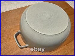 Staub Cast Iron 3.75 qt, Essential, French Oven, Snowflake Staub Cast Iron 3.75 qt, Essential, French Oven, Snowflake