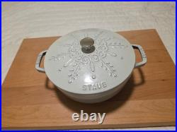 Staub Cast Iron 3.75 qt, Essential, French Oven, Snowflake Staub Cast Iron 3.75 qt, Essential, French Oven, Snowflake