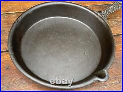 Tulip Fancy Handle #9 Cast Iron Skillet With Gate Mark