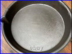 Tulip Fancy Handle #9 Cast Iron Skillet With Gate Mark