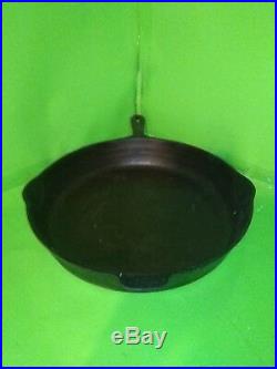Unmarked Wagner Vintage Cast Iron Skillet #12 14 Inch Made In USA