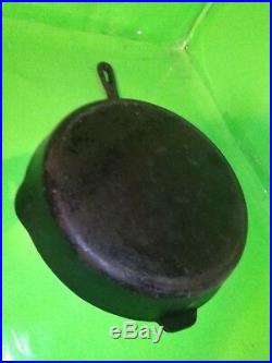 Unmarked Wagner Vintage Cast Iron Skillet #12 14 Inch Made In USA