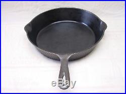 VINTAGE 12 # 10 CHICAGO HARDWARE FOUNDRY DEEP HAMMERED CAST IRON SKILLET With LID