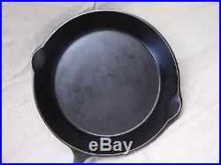 VINTAGE 12 # 10 CHICAGO HARDWARE FOUNDRY DEEP HAMMERED CAST IRON SKILLET With LID