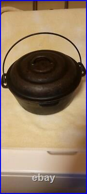 VINTAGE Crescent Ozark #8 Cast Iron Dutch Oven With Matching Beehive Cover