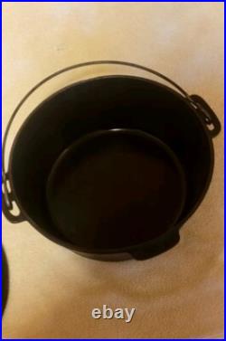 VINTAGE Crescent Ozark #8 Cast Iron Dutch Oven With Matching Beehive Cover