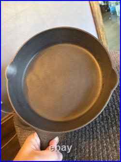 VTG GRISWOLD CAST IRON No 8 SKILLET With SELF BASTING Cover see Desc
