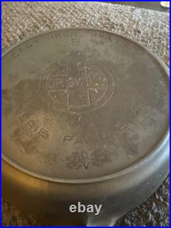 VTG GRISWOLD CAST IRON No 8 SKILLET With SELF BASTING Cover see Desc