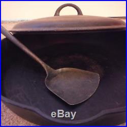 VTG. Griswold No. 12 719 B Skillet/Fry pan with No. 12 472 Lid, comes with spatula