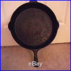 VTG. Griswold No. 12 719 B Skillet/Fry pan with No. 12 472 Lid, comes with spatula