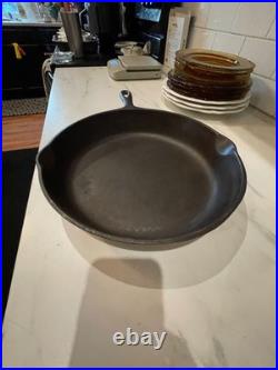 VTG Wagner Ware #10 Cast Iron Skillet 1060 A 12 Inch Skillet 1060A NICE