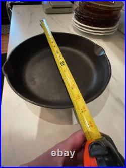 VTG Wagner Ware #10 Cast Iron Skillet 1060 A 12 Inch Skillet 1060A NICE