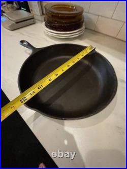 VTG Wagner Ware #10 Cast Iron Skillet 1060 A 12 Inch Skillet 1060A NICE