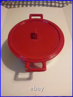 Ventage FOOD Net. Red Enameled Cast Iron 5.5 quart Dutch Oven Clean Red White