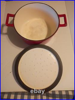 Ventage FOOD Net. Red Enameled Cast Iron 5.5 quart Dutch Oven Clean Red White