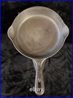 Very Nice GRISWOLD NO. 4 Cast Iron Skillet with the Grooved Handle 702-D