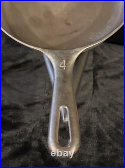 Very Nice GRISWOLD NO. 4 Cast Iron Skillet with the Grooved Handle 702-D