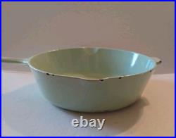 Very Very Rare Chicago Hardware Foundry 8.5 Mint Green Enamel Cast Iron Skillet