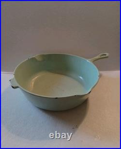 Very Very Rare Chicago Hardware Foundry 8.5 Mint Green Enamel Cast Iron Skillet