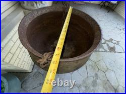 Very heavy! Antique cast-iron cooking pot 15 gal cauldron with chain handle