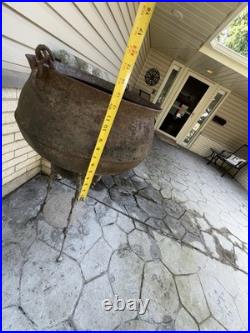 Very heavy! Antique cast-iron cooking pot 15 gal cauldron with chain handle