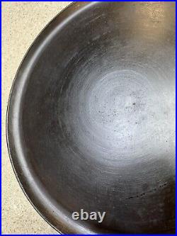 Vintage #10 Favorite Piqua Ware Cast Iron Round Smiley Skillet Griddle Restored