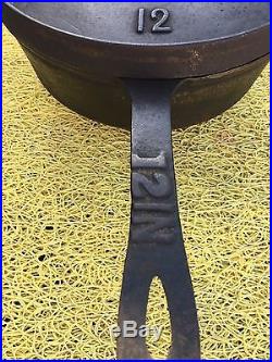 Vintage #12 Cast Iron Spider Skillet Dutch Oven 3 Legged