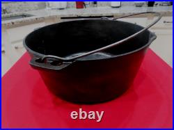 Vintage #12 Unmarked Cast Iron Dutch Oven Camping Fish Fryer WithO Lid L8.15