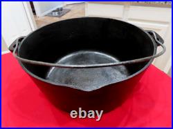 Vintage #12 Unmarked Cast Iron Dutch Oven Camping Fish Fryer WithO Lid L8.15